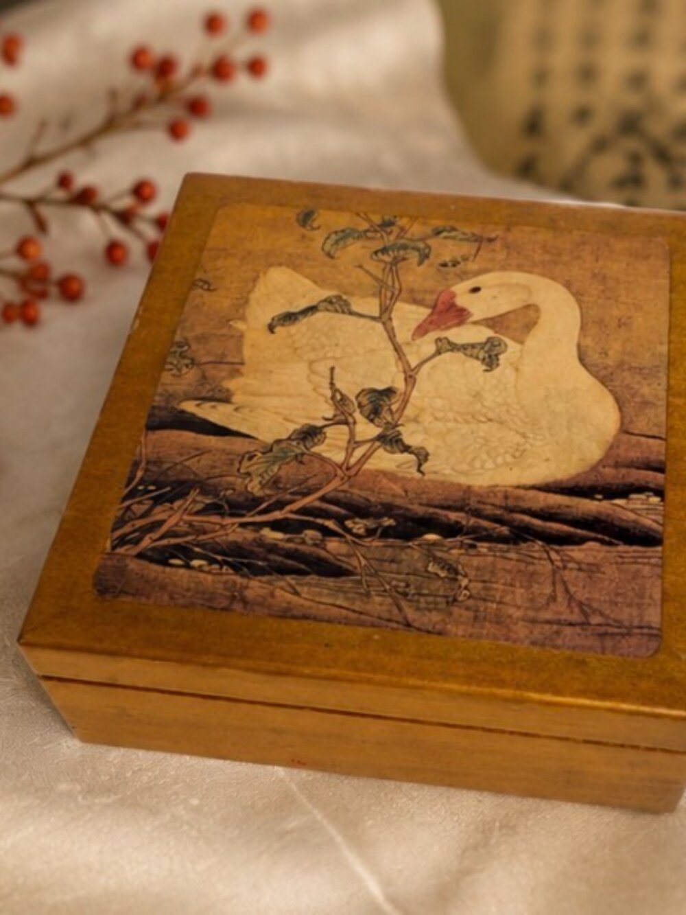 Vintage Chinese Wooden Jewelry Trinket Box White Goose Red Polygonum